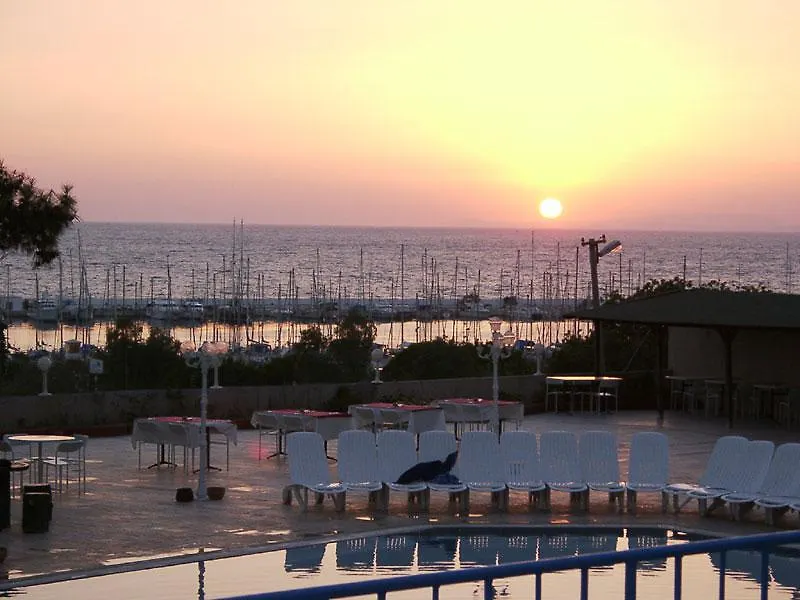 ***  Goldenday Wings Hotel Кушадасы Турция